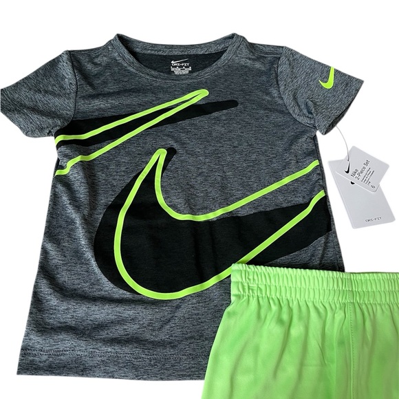Nike Kids Gray and Neon Green T-Shirt and Shorts Set Boys Size 6 New - Picture 3 of 3